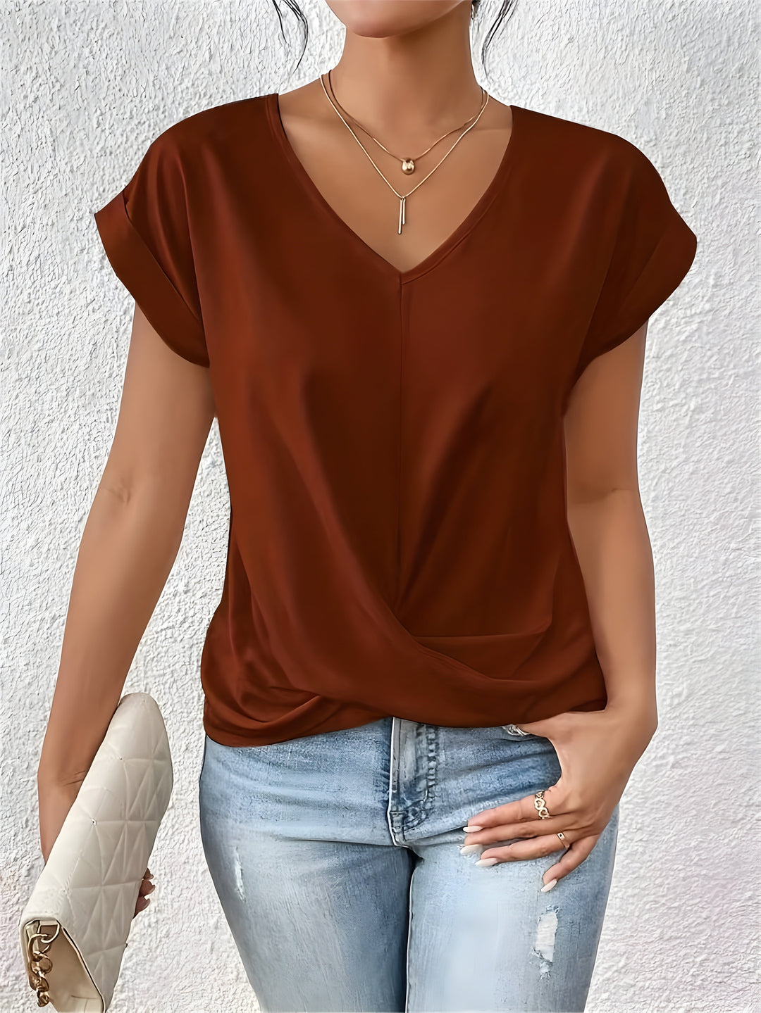Sarah - Relaxed V-Neck Twist Top